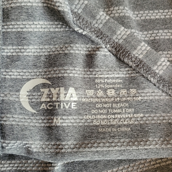 Zyia Active Nimbus Split Back Tank Top size medium​ - Picture 9 of 9